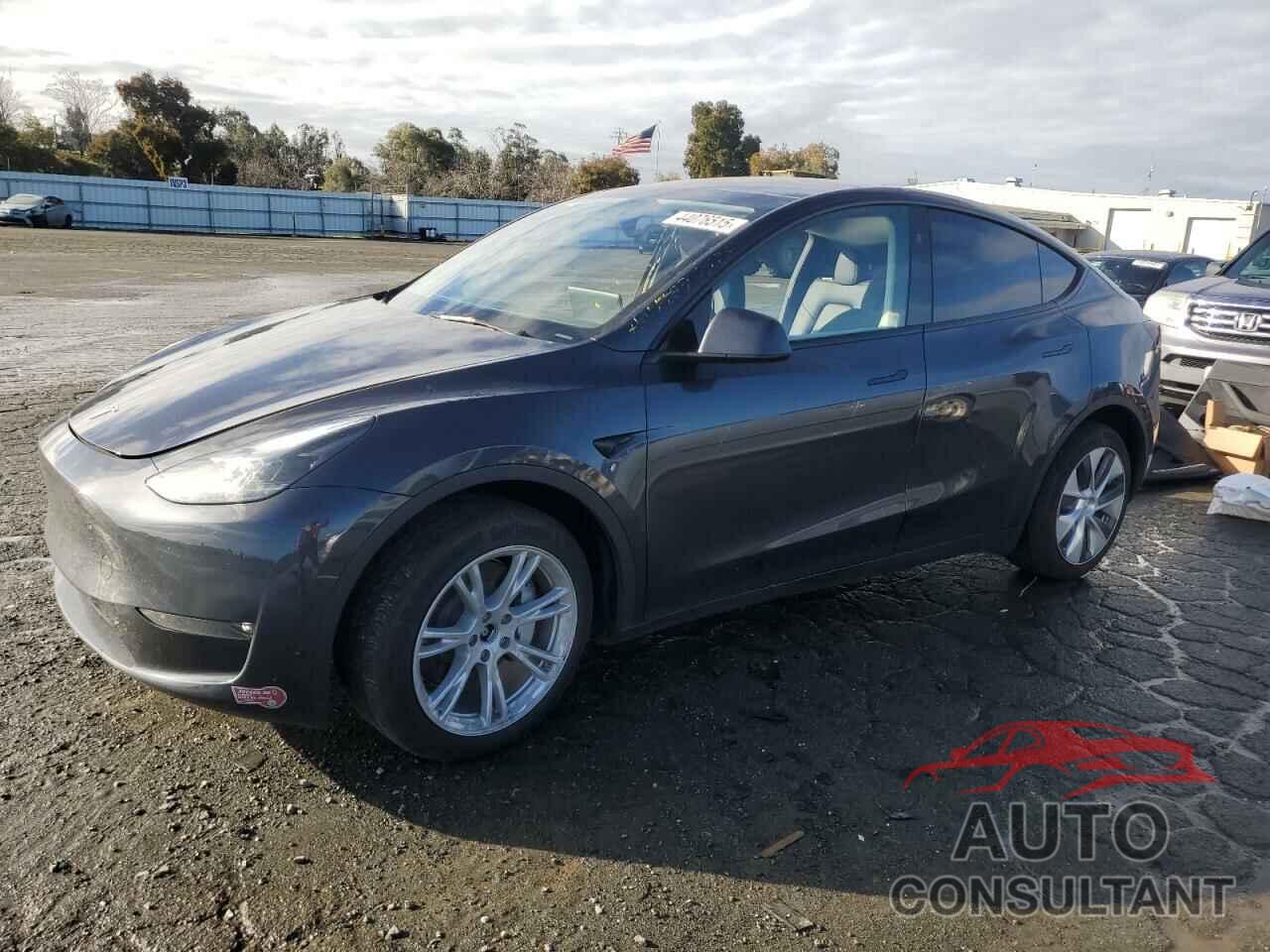 TESLA MODEL Y 2024 - 7SAYGDEE6RF076608