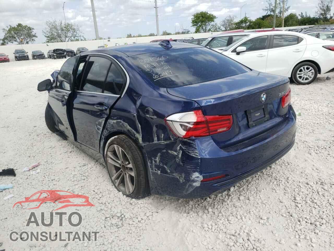 BMW 3 SERIES 2017 - WBA8B9C3XHK886249
