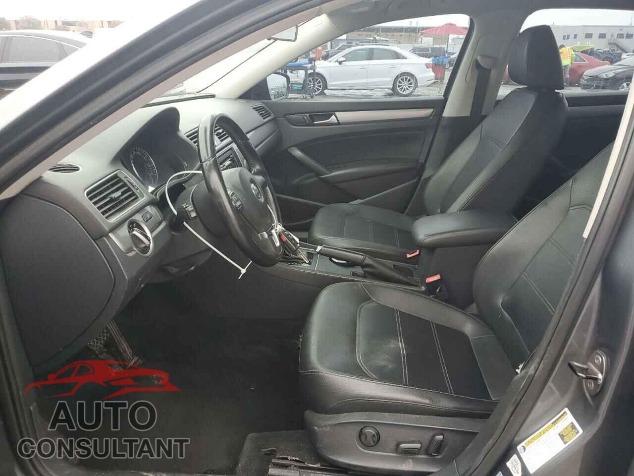 VOLKSWAGEN PASSAT 2014 - 1VWAT7A39EC021896