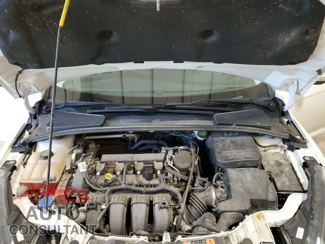 FORD FOCUS 2016 - 1FADP3K27GL214429