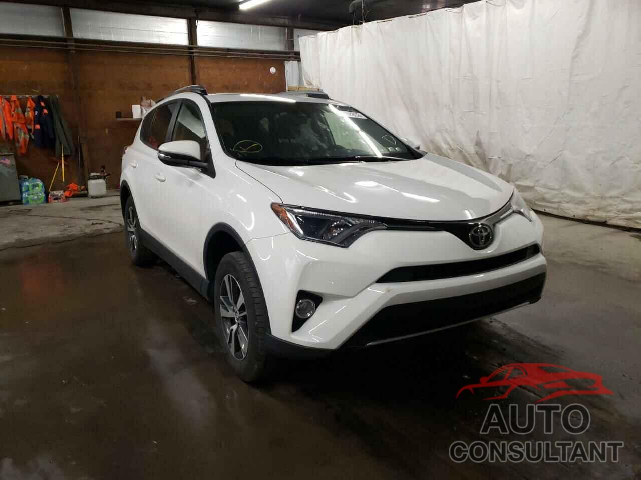 TOYOTA RAV4 2017 - JTMRFREV6HD202781