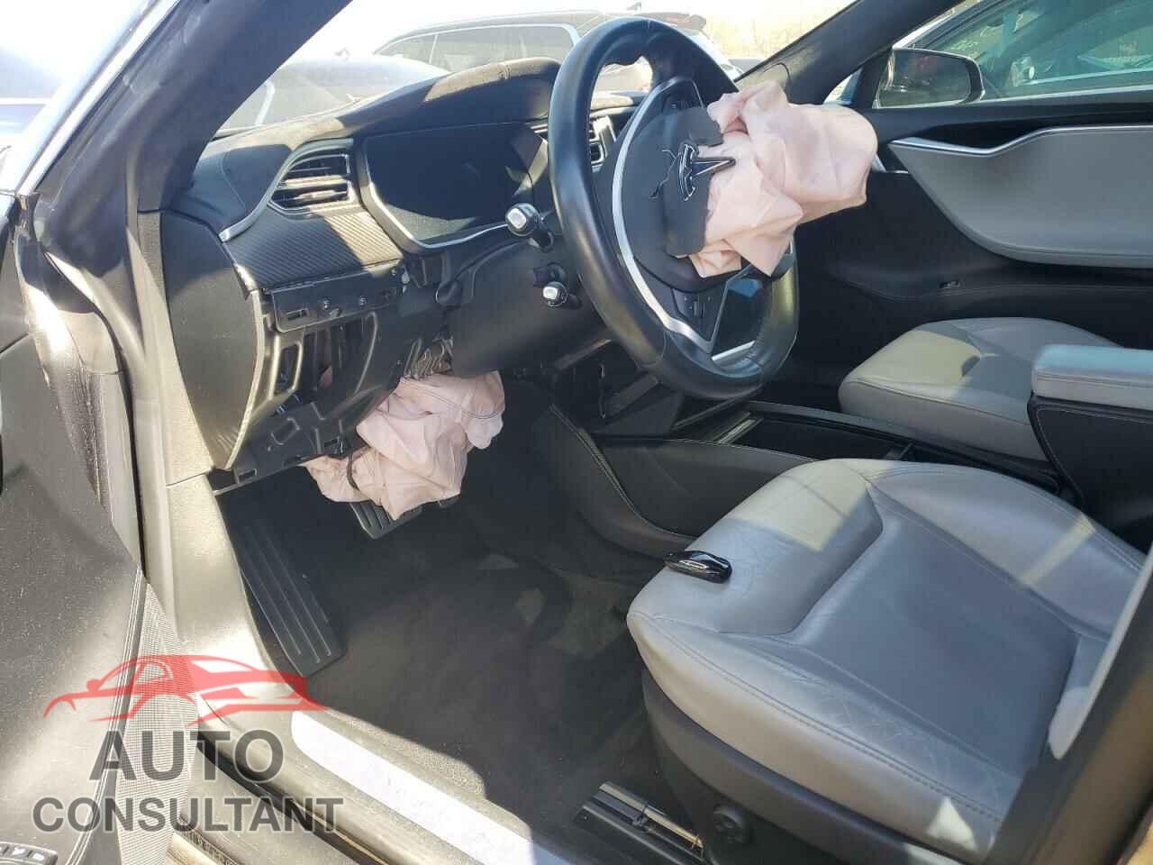 TESLA MODEL S 2015 - 5YJSA1E48FF113079
