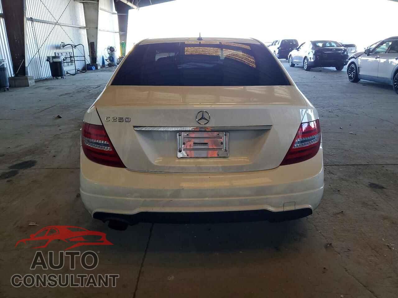 MERCEDES-BENZ C-CLASS 2014 - WDDGF4HB6EA939073