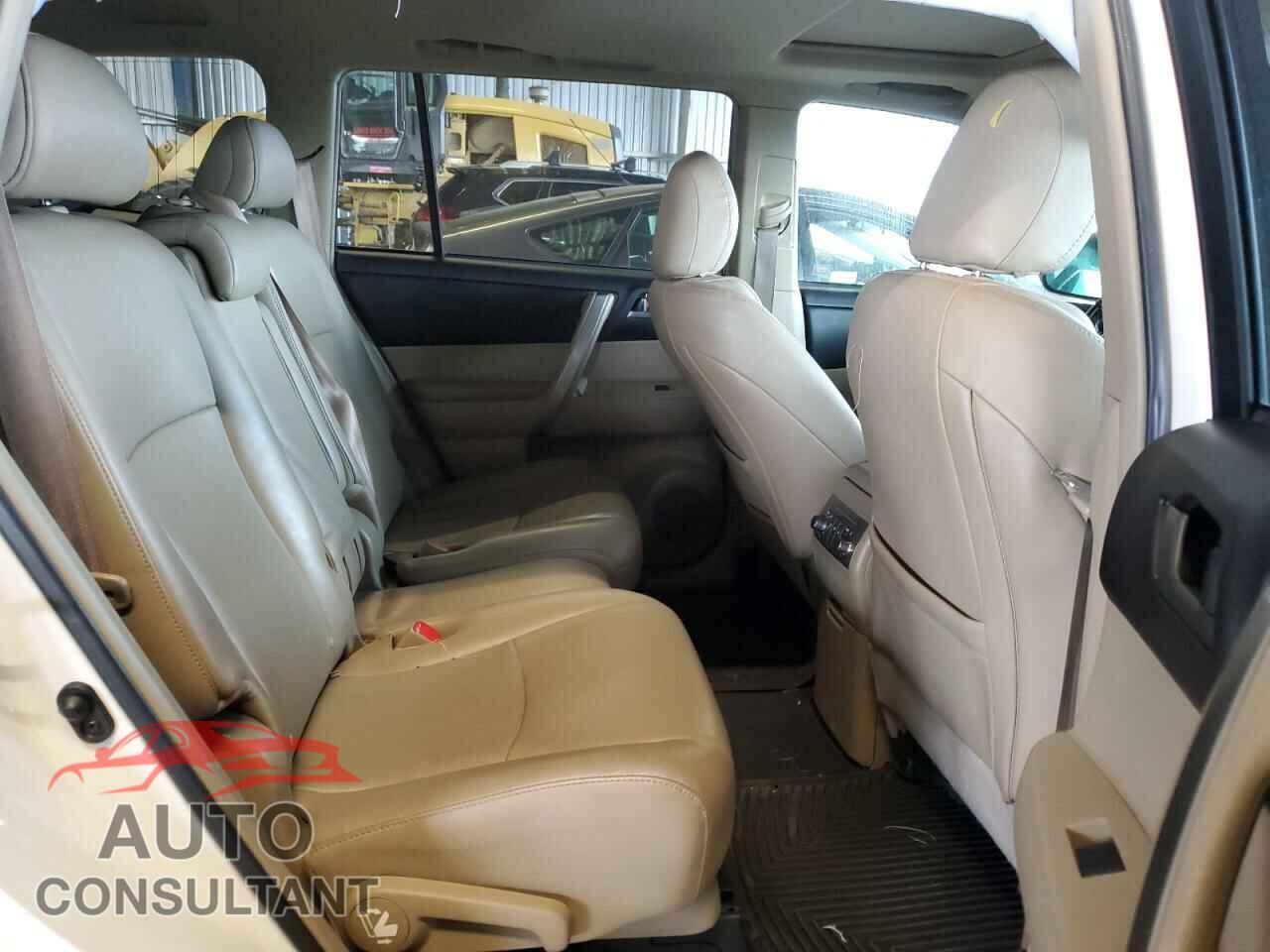 TOYOTA HIGHLANDER 2013 - 5TDBK3EH8DS253122