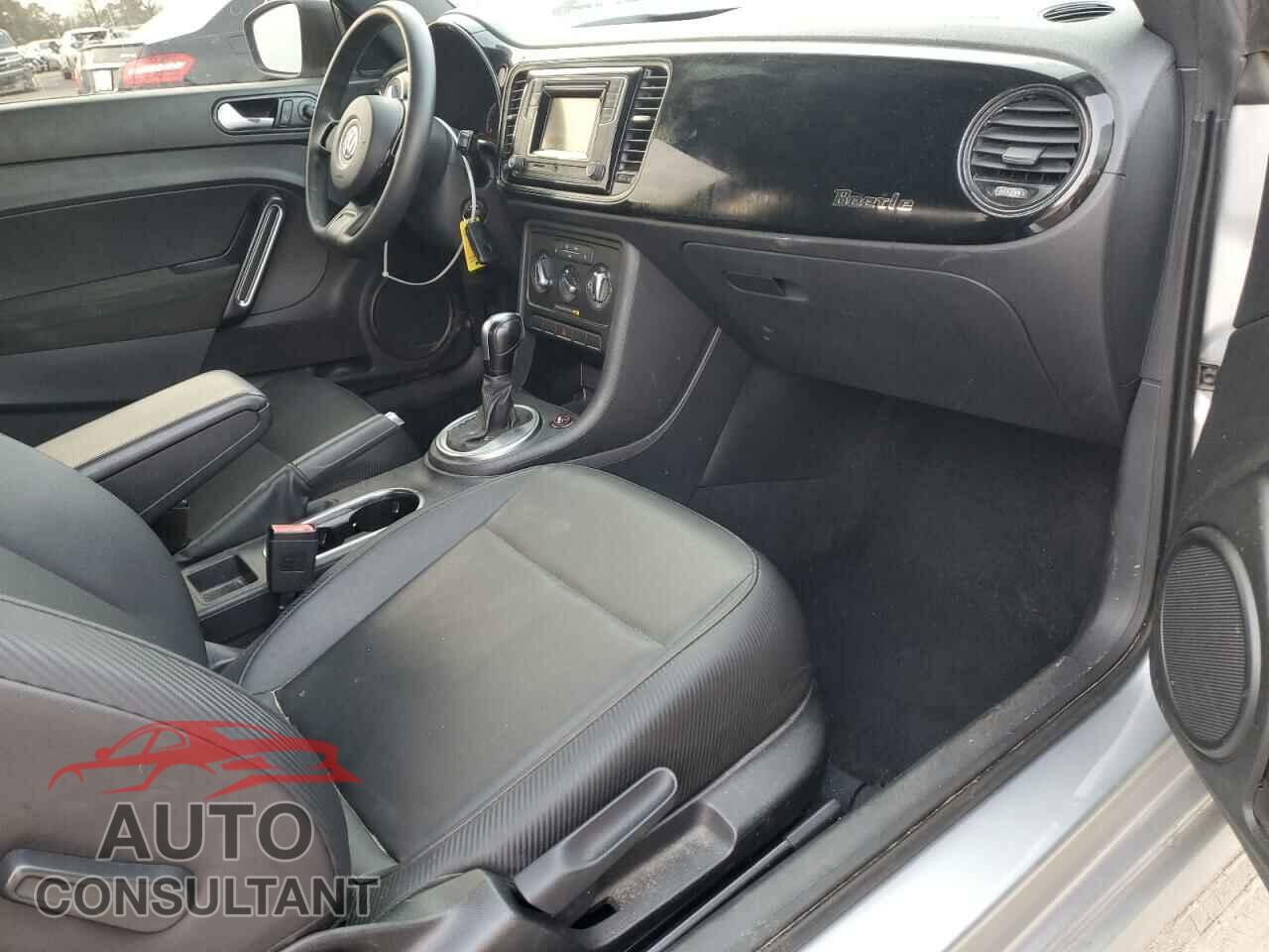VOLKSWAGEN BEETLE 2016 - 3VWF17AT2GM608888