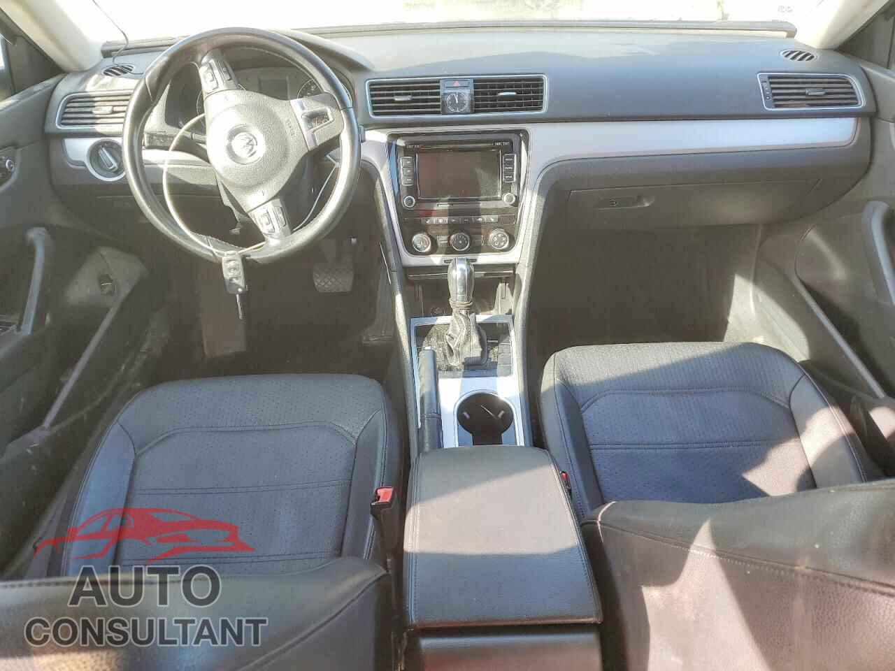 VOLKSWAGEN PASSAT 2013 - 1VWBN7A36DC071572
