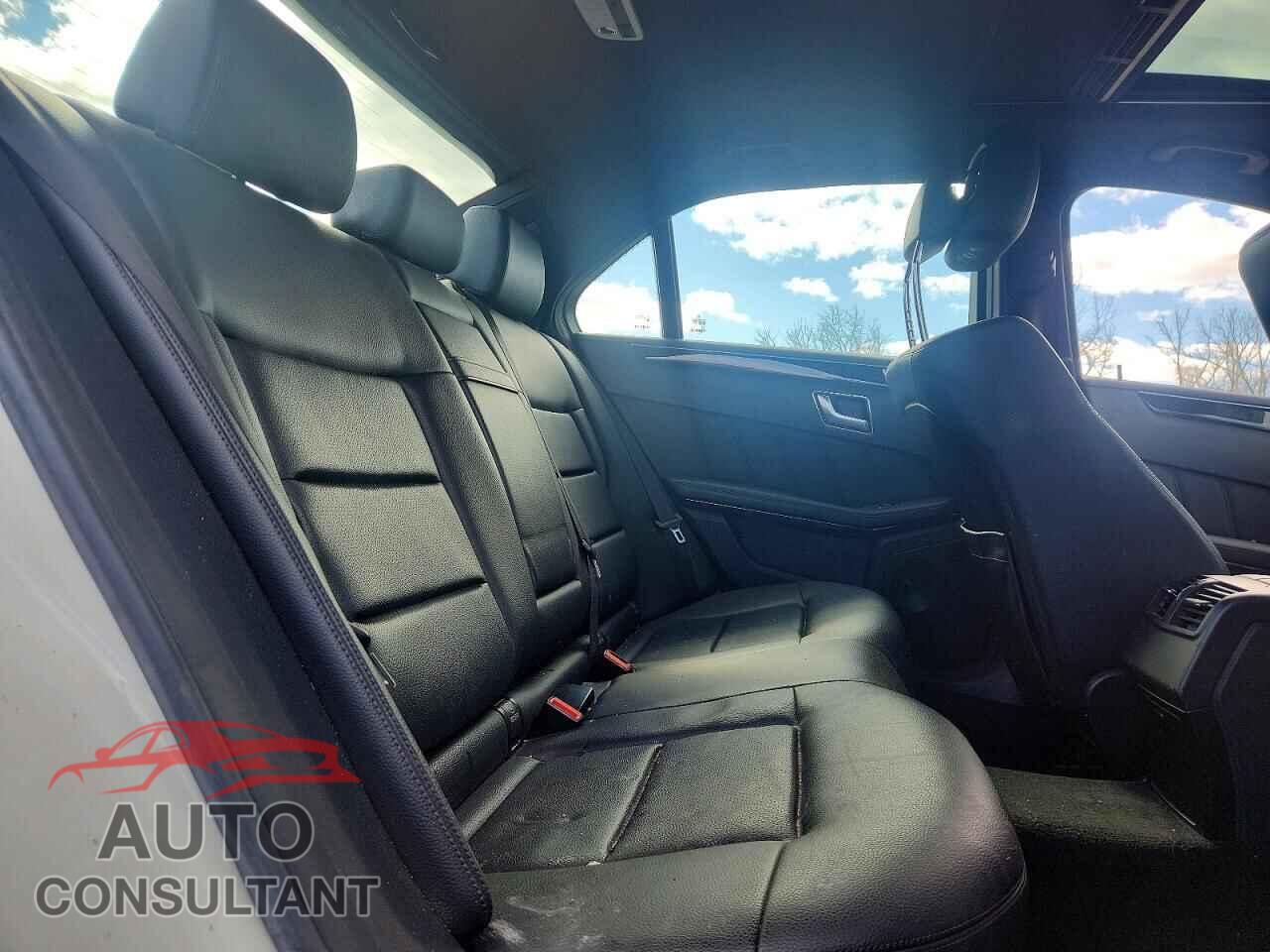 MERCEDES-BENZ E-CLASS 2012 - WDDHF8JB4CA572127