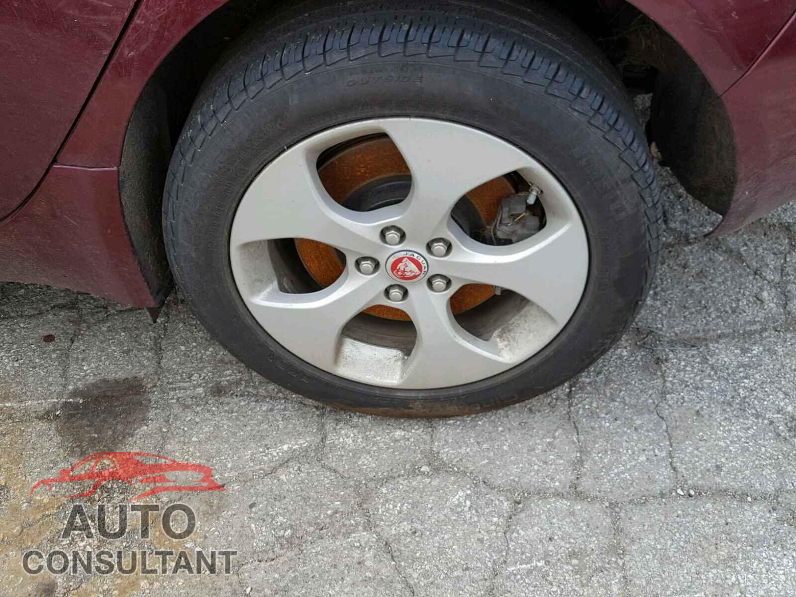 JAGUAR XE 2017 - SAJAR4BG0HA969512