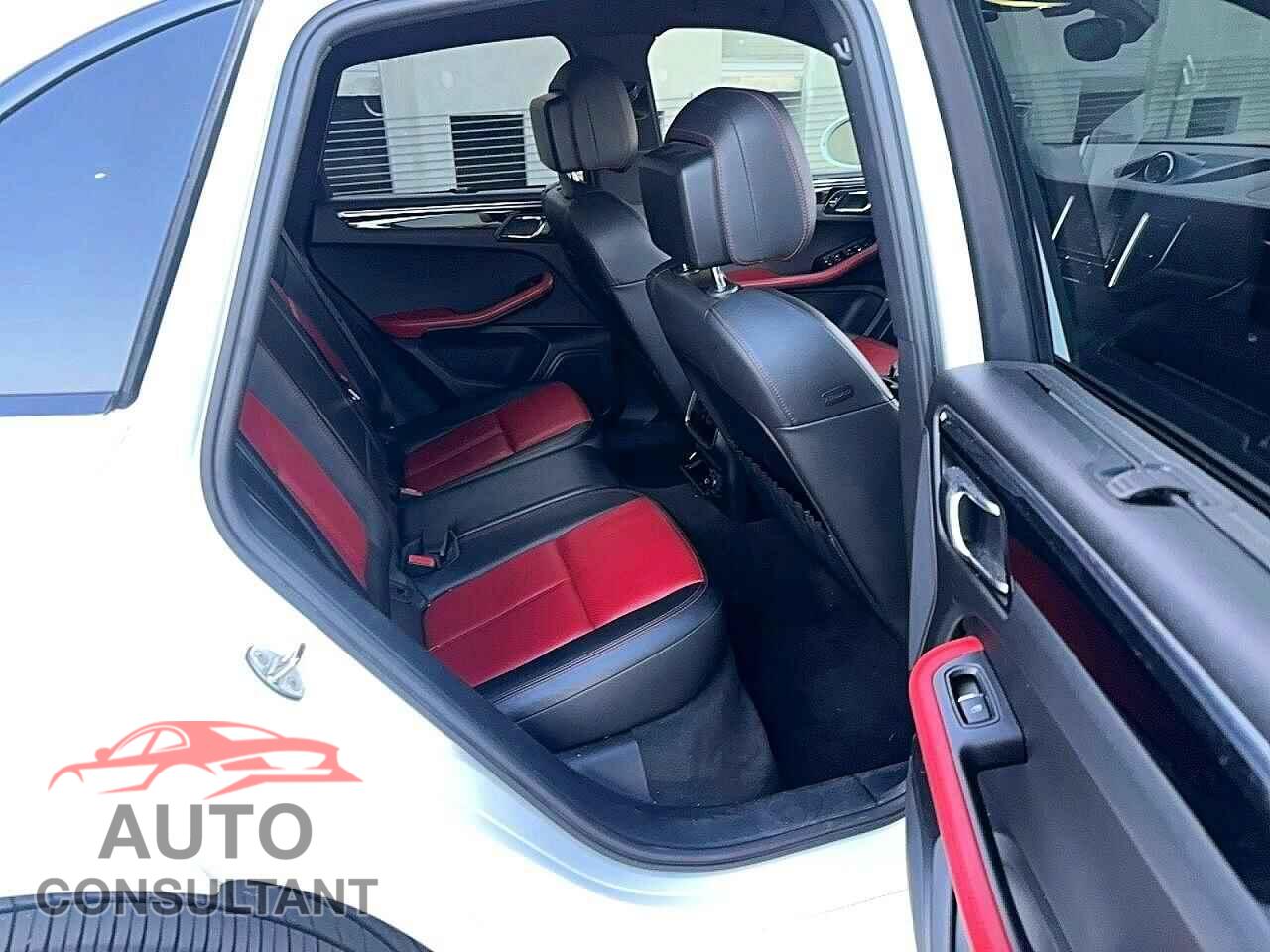 PORSCHE MACAN 2015 - WP1AB2A54FLB65950
