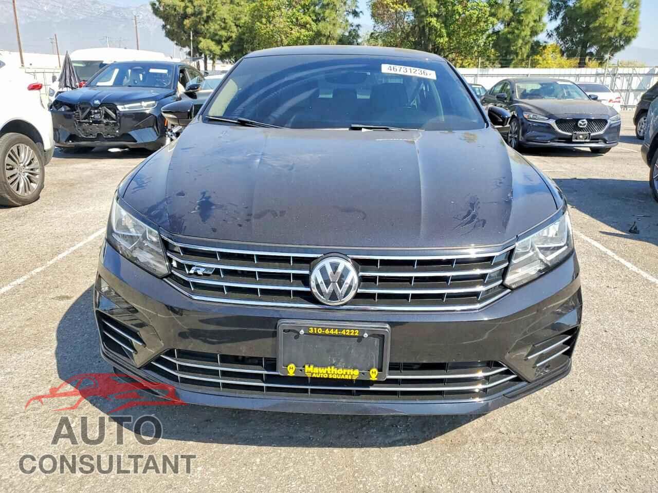 VOLKSWAGEN PASSAT 2018 - 1VWAA7A33JC028357