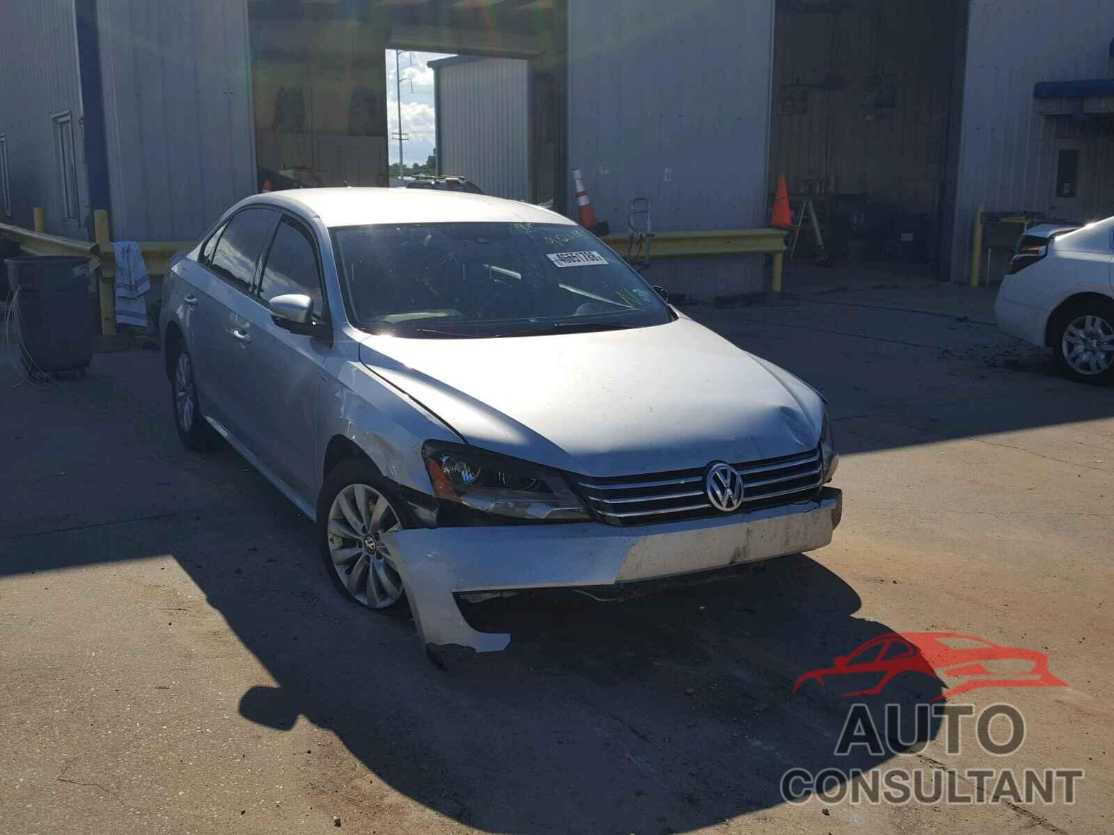 VOLKSWAGEN PASSAT 2015 - 1VWAT7A38FC056978