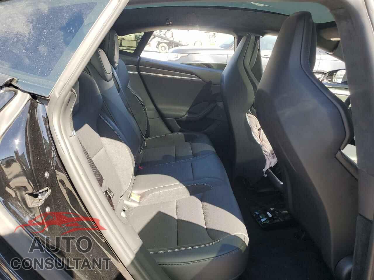 TESLA MODEL S 2024 - 5YJSA1E64RF538417