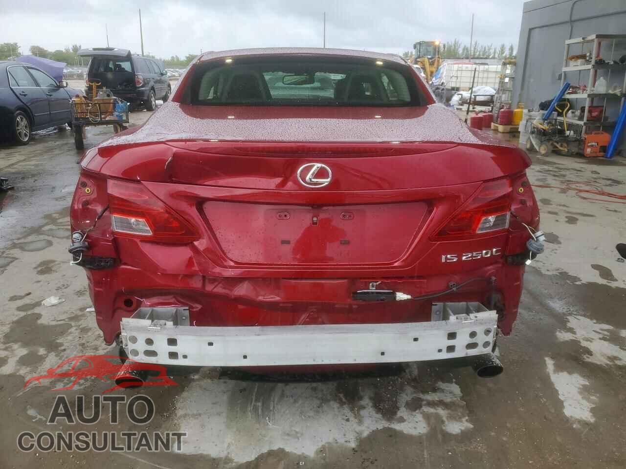 LEXUS IS 2014 - JTHFF2C26E2530114