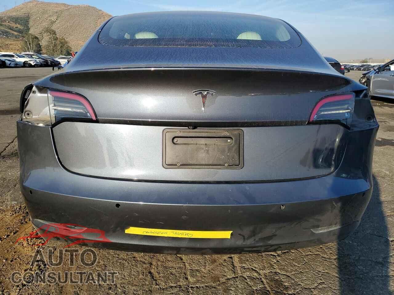 TESLA MODEL 3 2019 - 5YJ3E1EA5KF363033