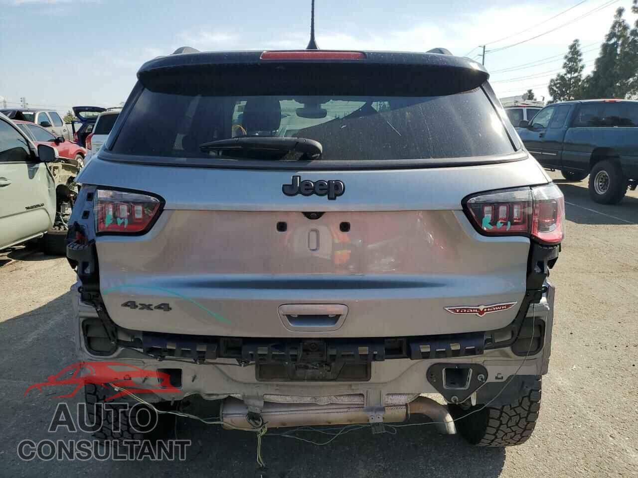JEEP COMPASS 2018 - 3C4NJDDB2JT450873