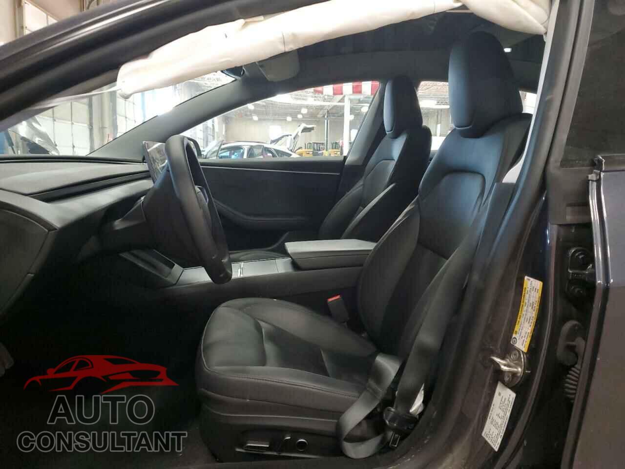 TESLA MODEL 3 2024 - 5YJ3E1EBXRF818977