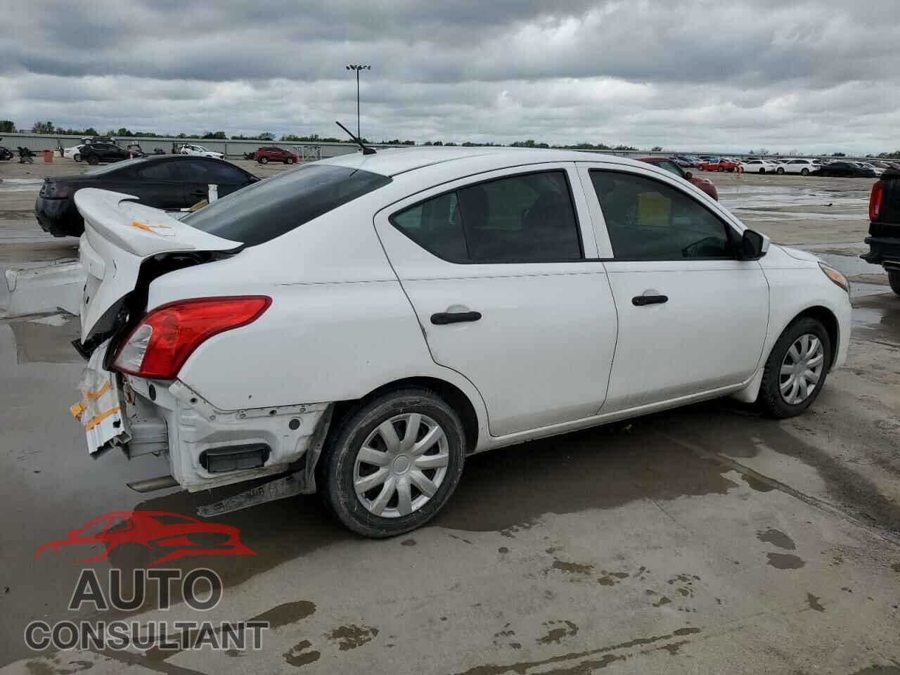 NISSAN VERSA 2019 - 3N1CN7AP3KL812260