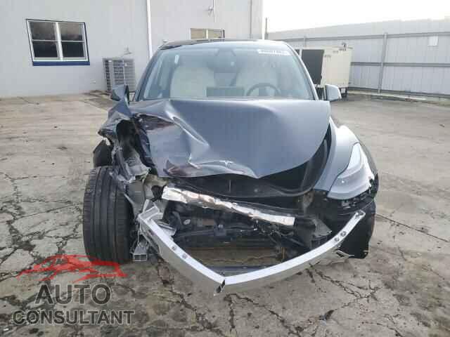 TESLA MODEL Y 2021 - 5YJYGDEF5MF121603