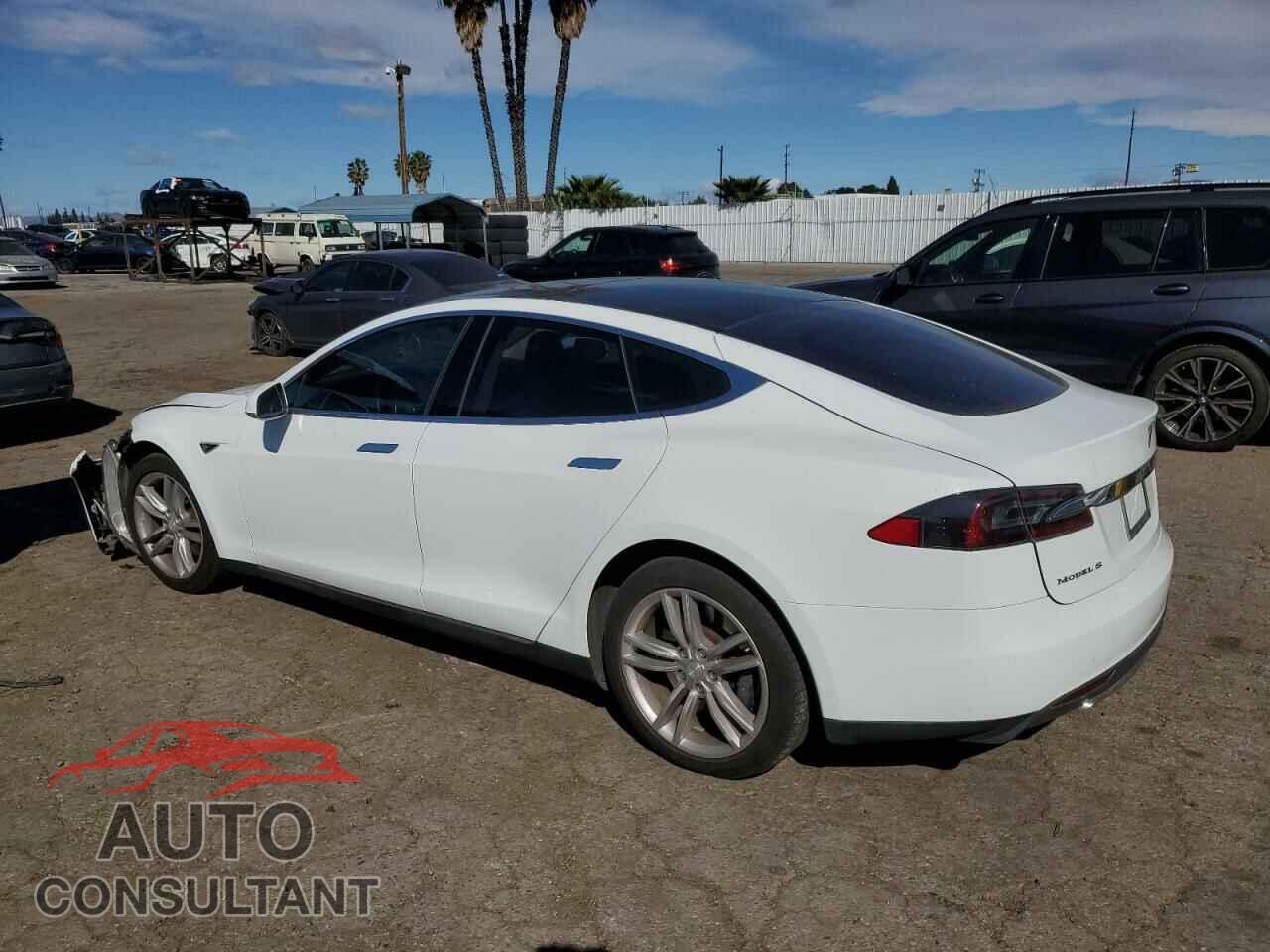 TESLA MODEL S 2013 - 5YJSA1CG8DFP17709