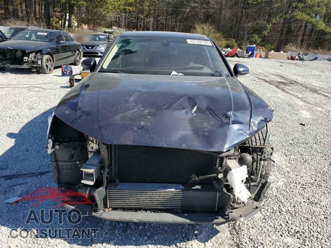 AUDI A4 2018 - WAUDNAF46JN010097