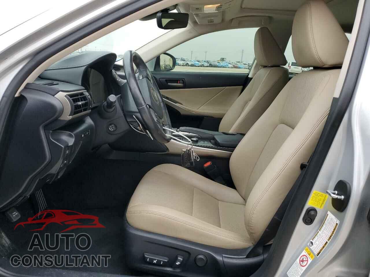 LEXUS IS 2017 - JTHBA1D23H5049214