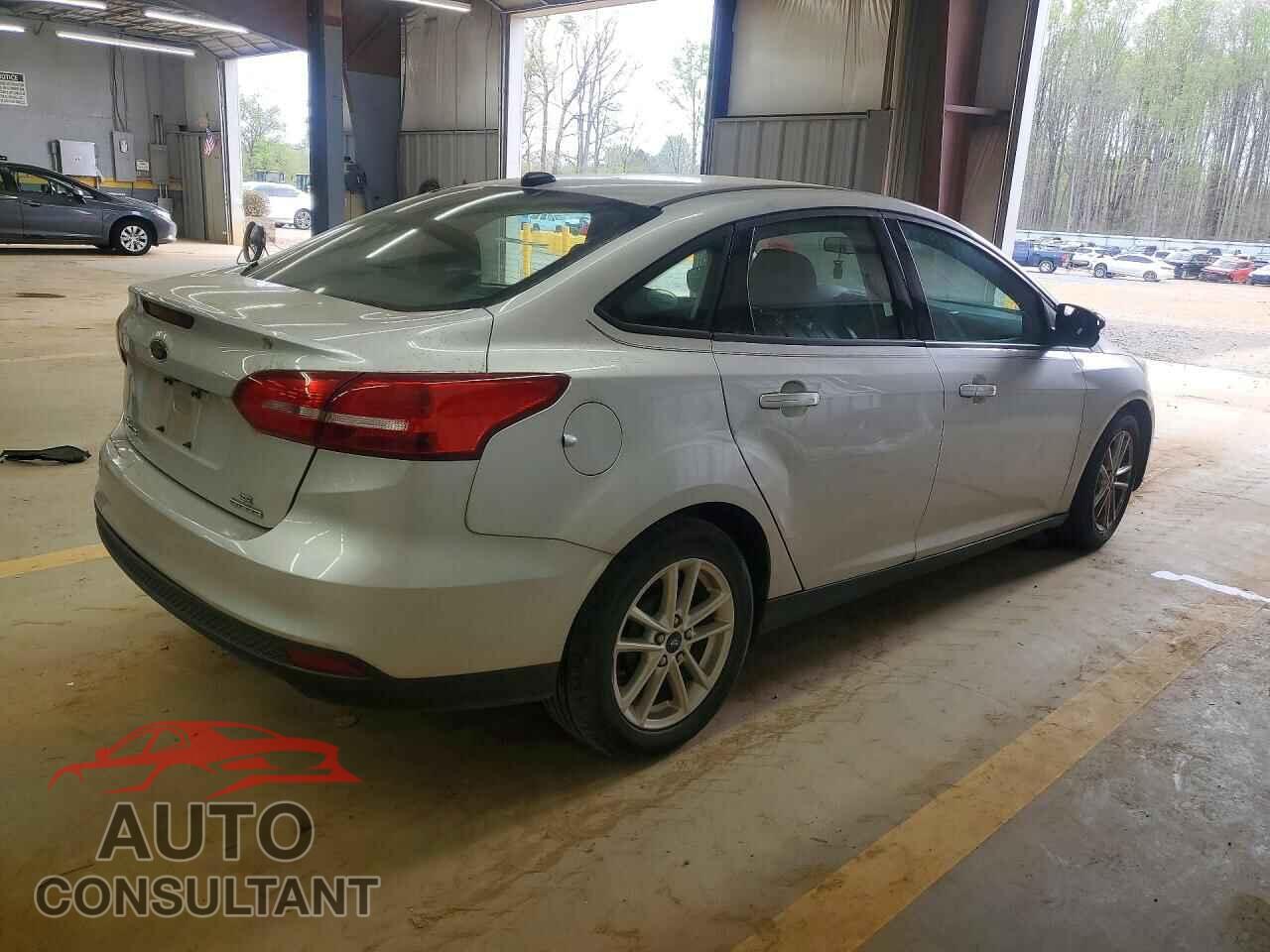FORD FOCUS 2015 - 1FADP3F23FL374204