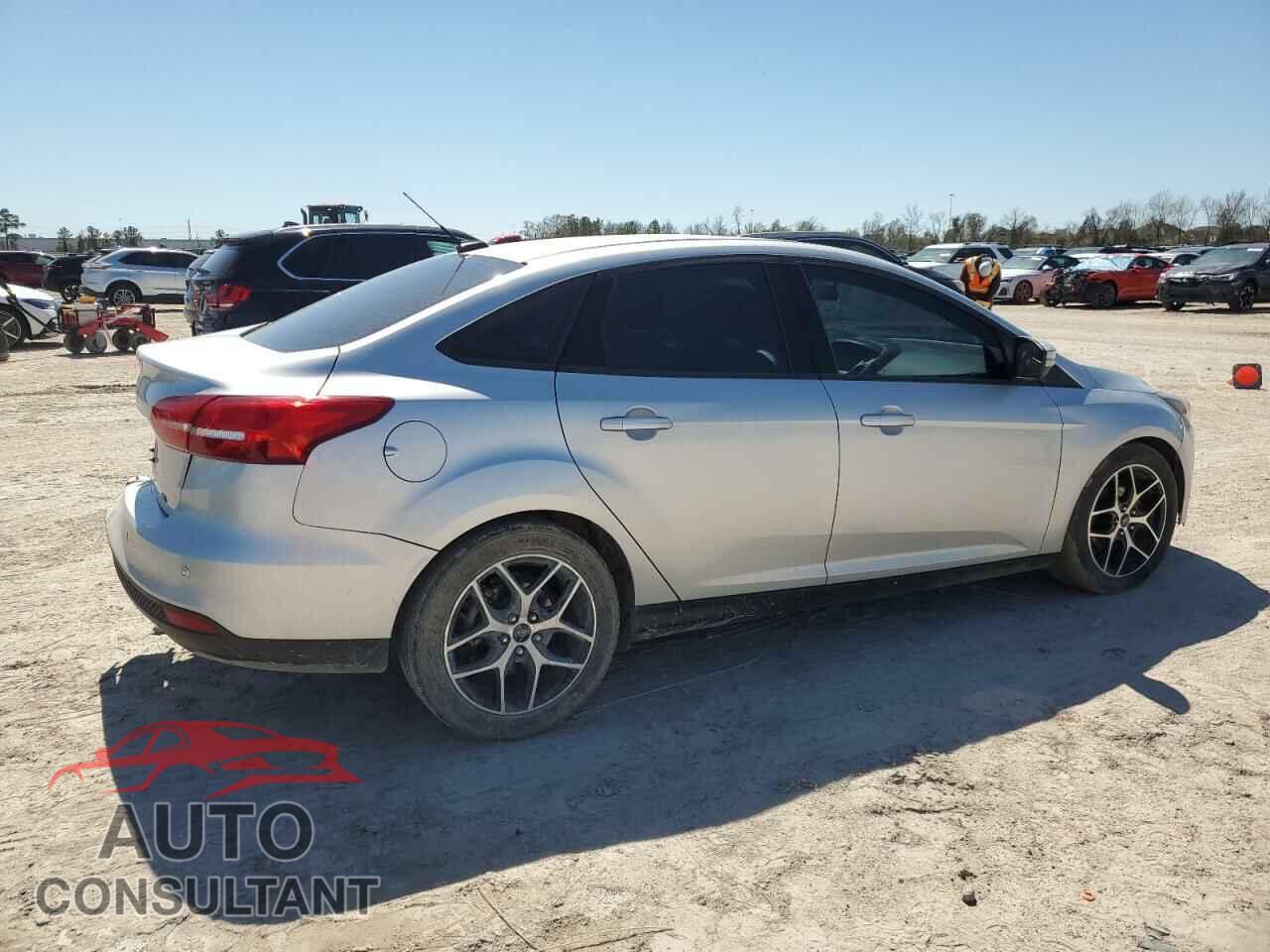FORD FOCUS 2017 - 1FADP3H21HL219974