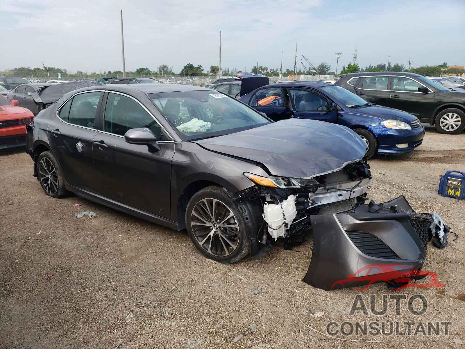 TOYOTA CAMRY 2018 - 4T1B11HK1JU066564
