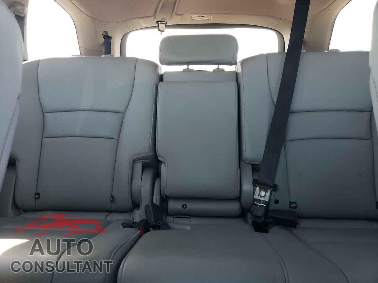 HONDA PILOT 2016 - 5FNYF5H53GB009043