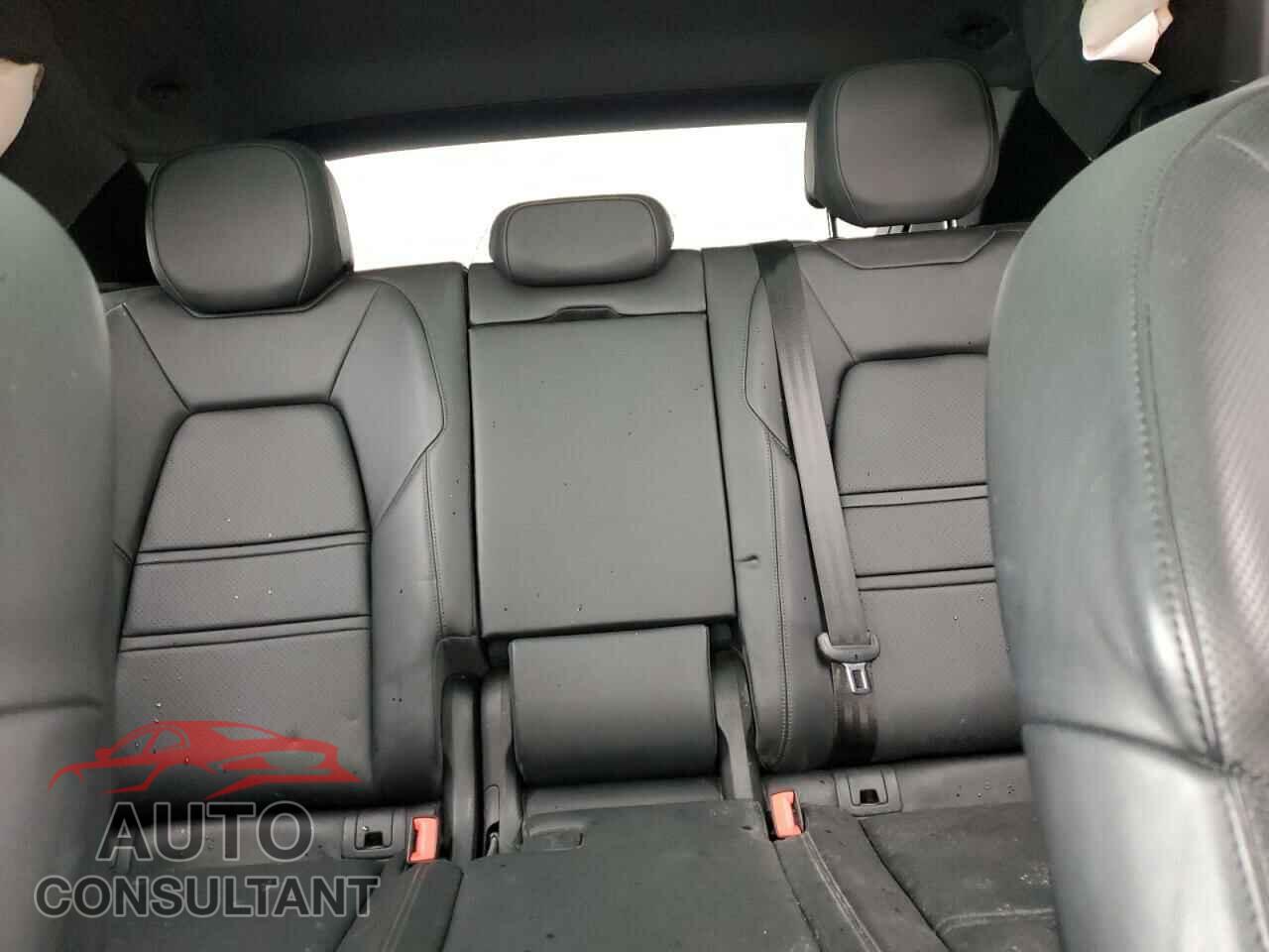 PORSCHE CAYENNE 2019 - WP1AA2AY0KDA16713