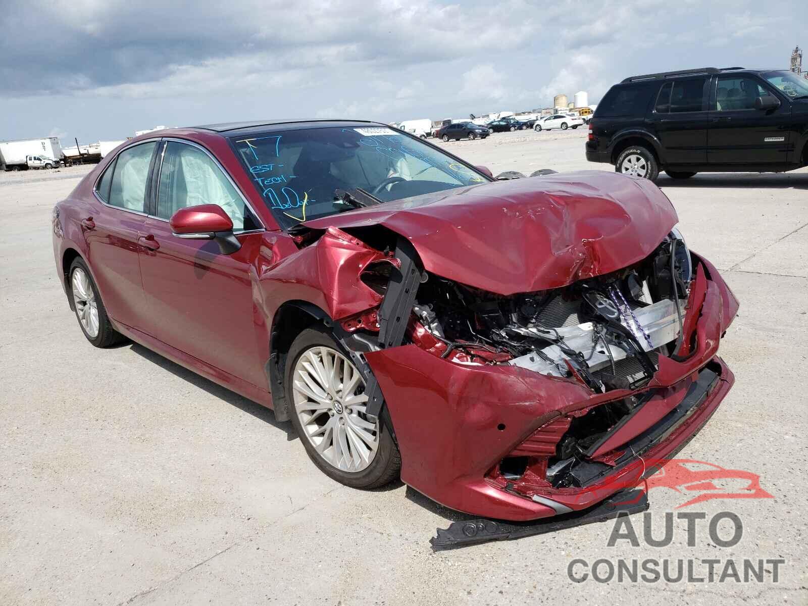 TOYOTA CAMRY 2018 - 4T1B11HK8JU561134