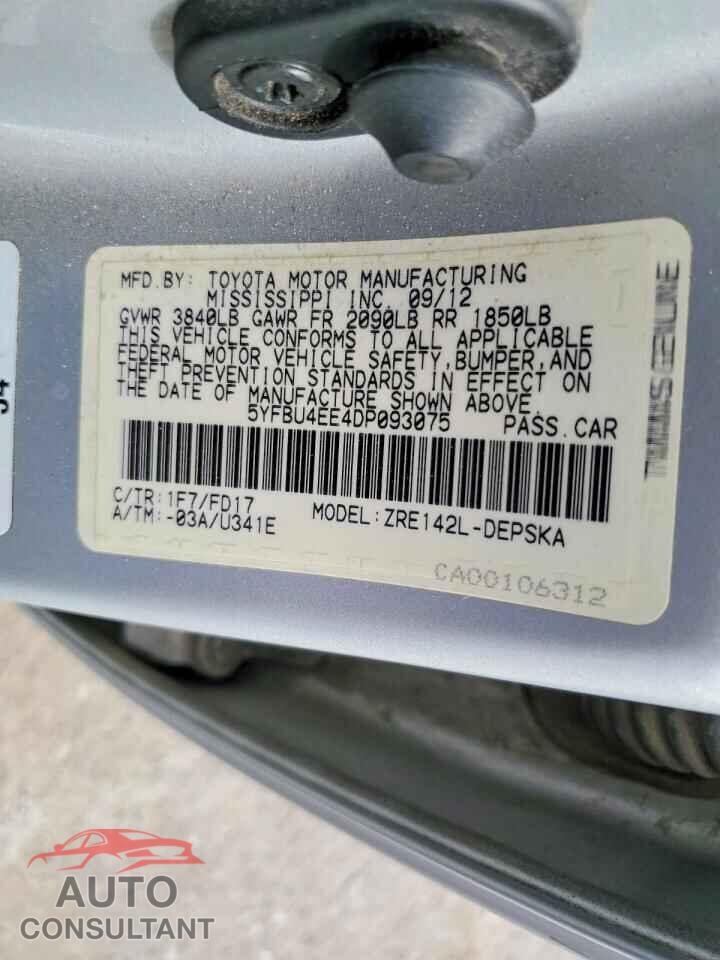 TOYOTA COROLLA 2013 - 5YFBU4EE4DP093075