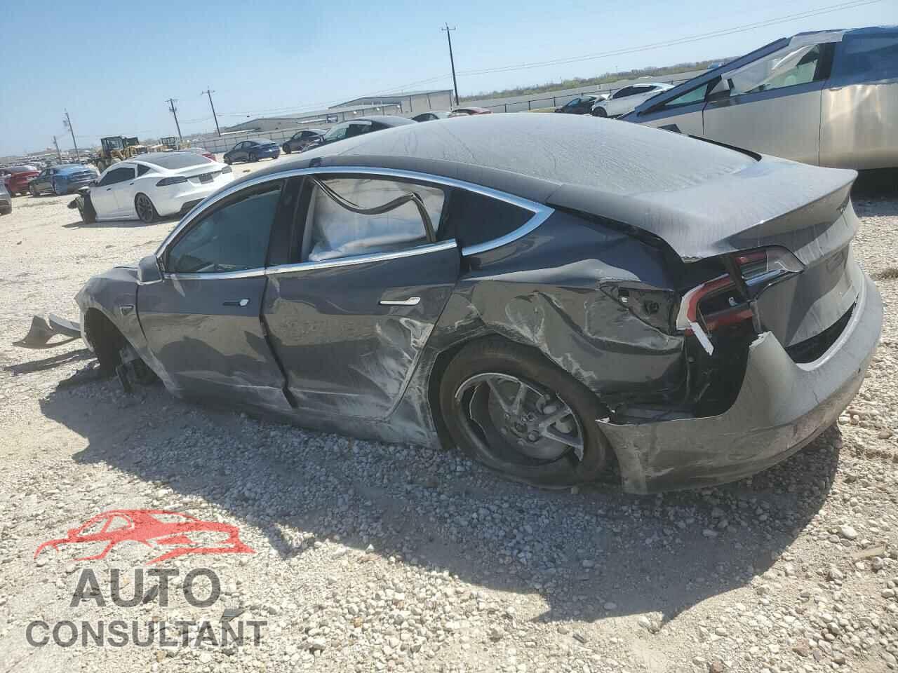TESLA MODEL 3 2018 - 5YJ3E1EA1JF048258