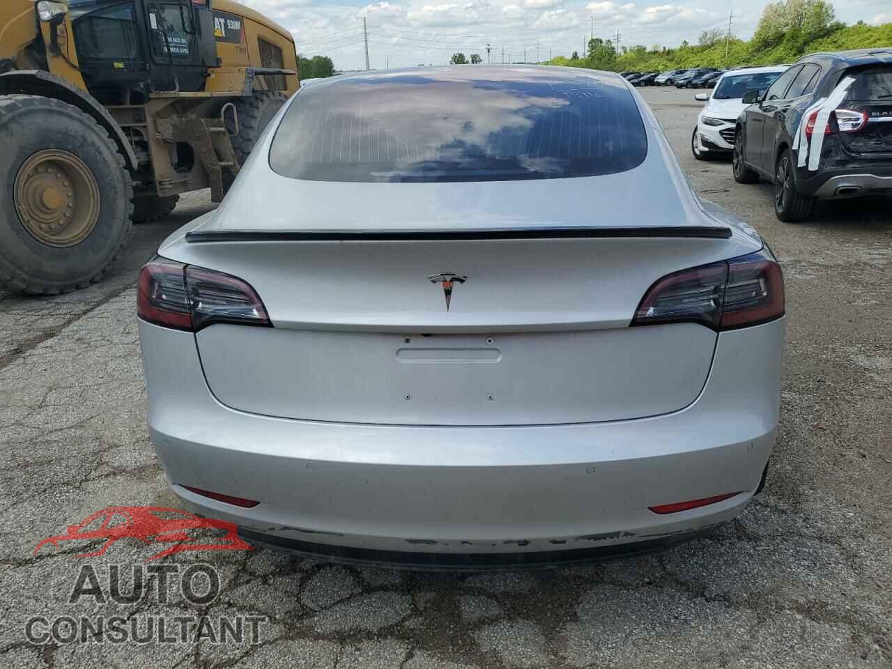 TESLA MODEL 3 2018 - 5YJ3E1EA2JF042601