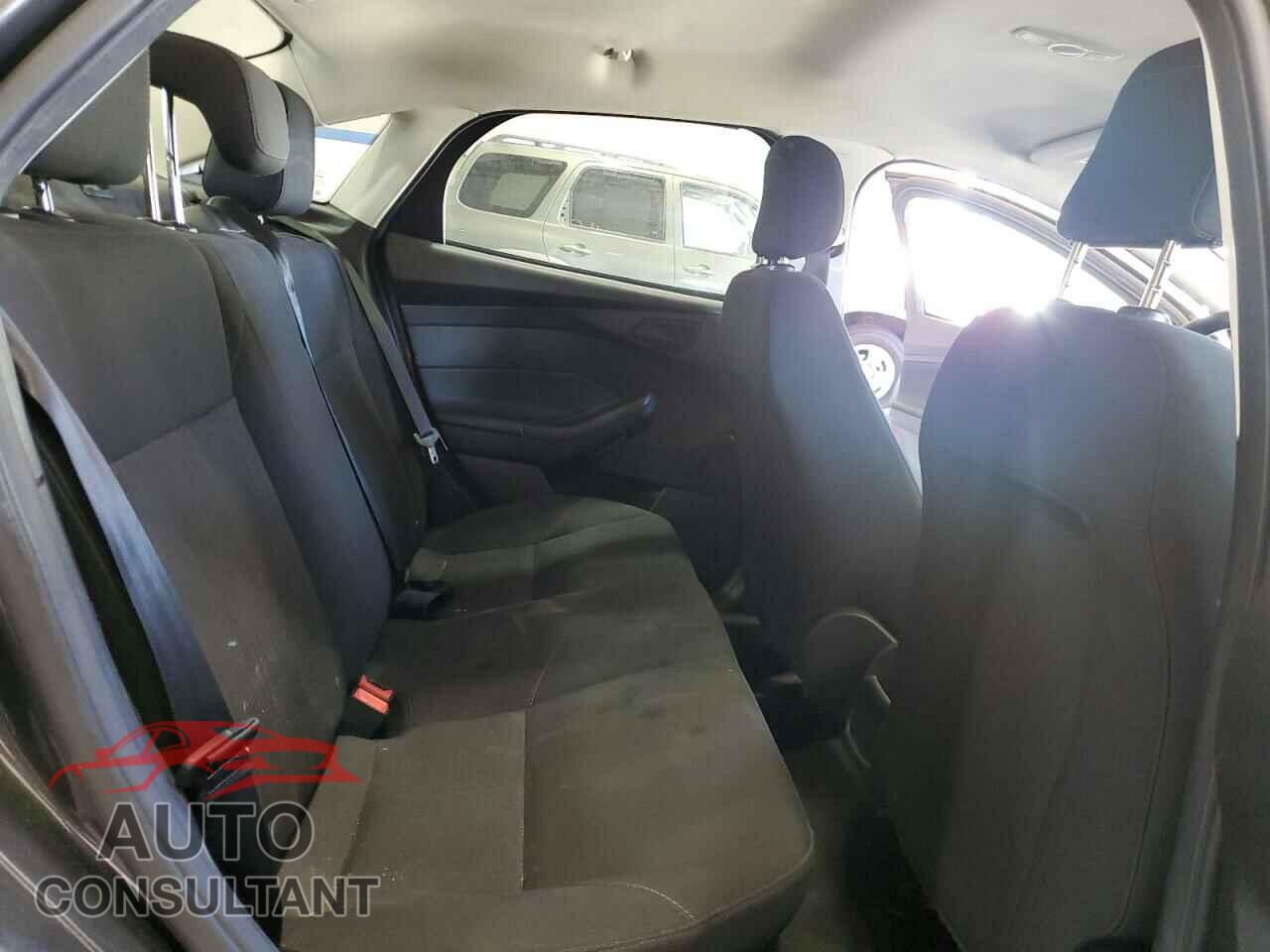 FORD FOCUS 2017 - 1FADP3E22HL208857