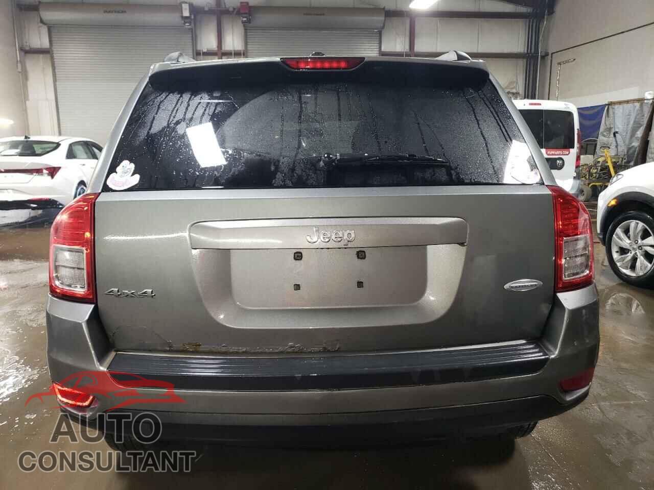 JEEP COMPASS 2011 - 1J4NF1FB7BD282422