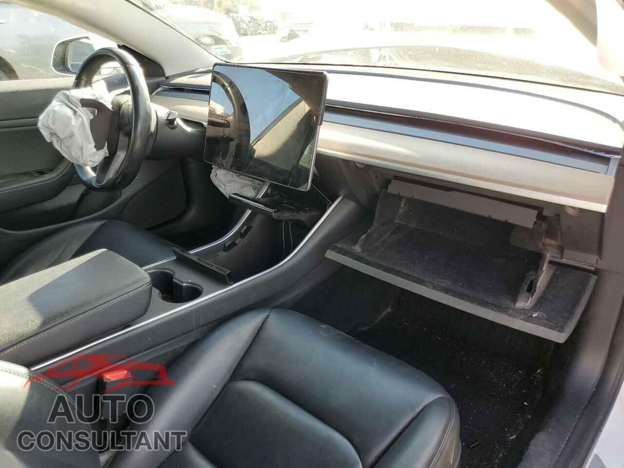 TESLA MODEL 3 2019 - 5YJ3E1EA7KF300175