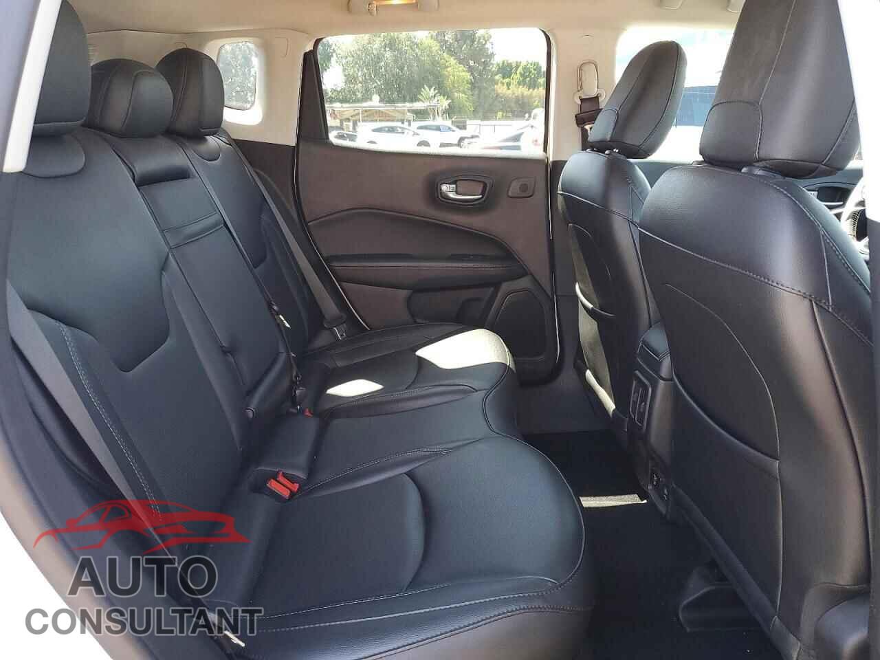 JEEP COMPASS 2019 - 3C4NJCCB8KT844083