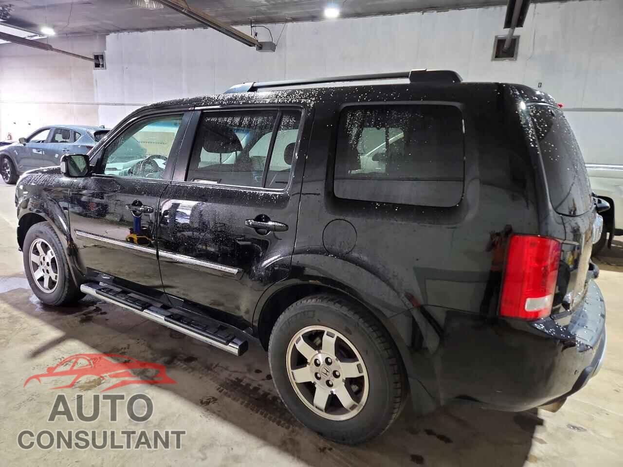 HONDA PILOT 2011 - 5FNYF4H9XBB011670