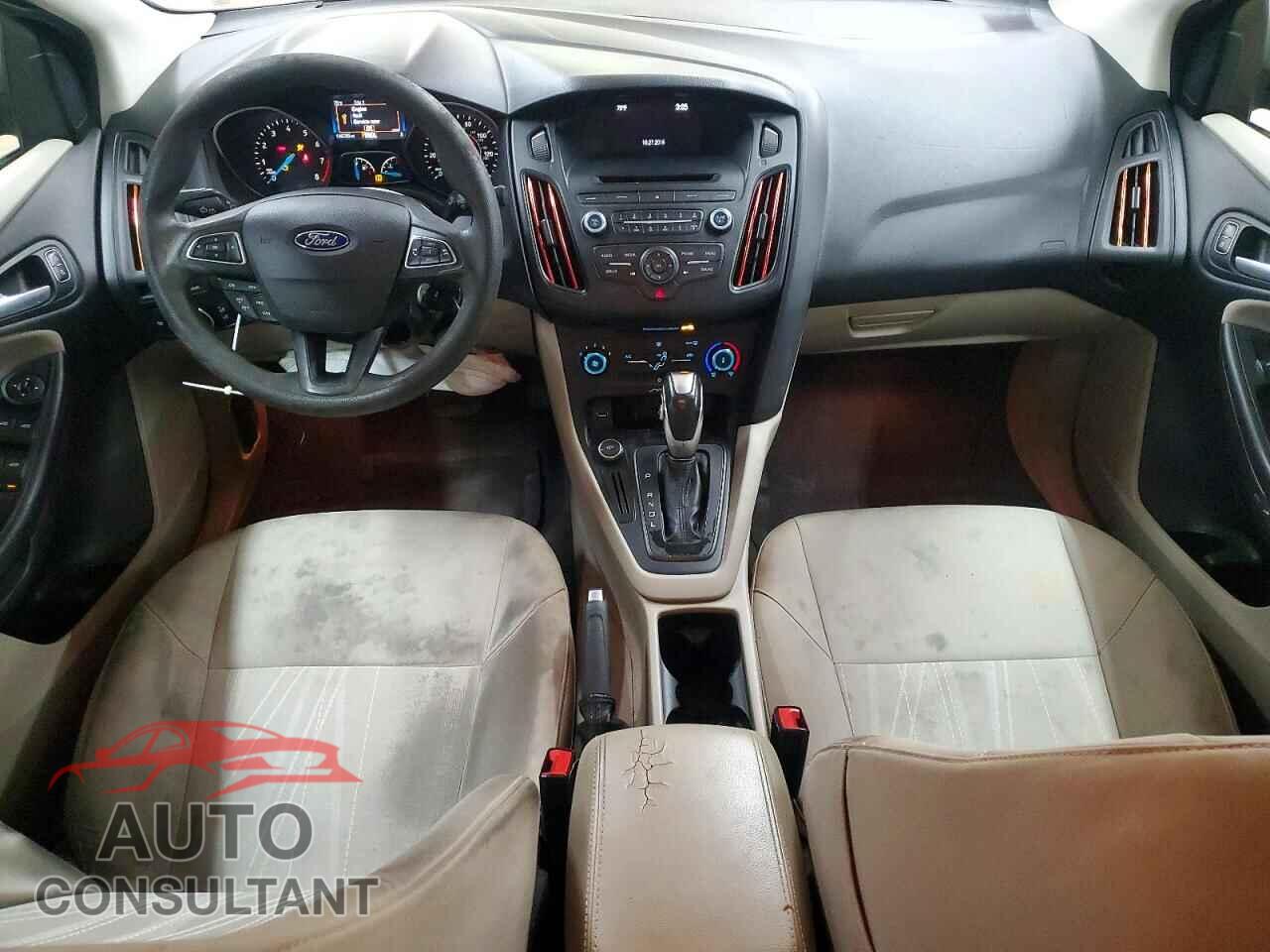 FORD FOCUS 2015 - 1FADP3F29FL291859