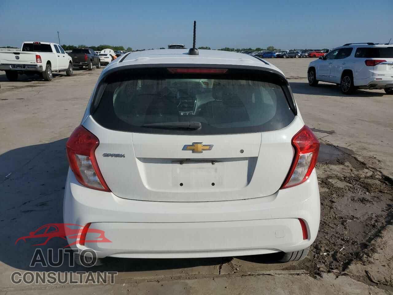 CHEVROLET SPARK 2018 - KL8CA6SA7JC466925