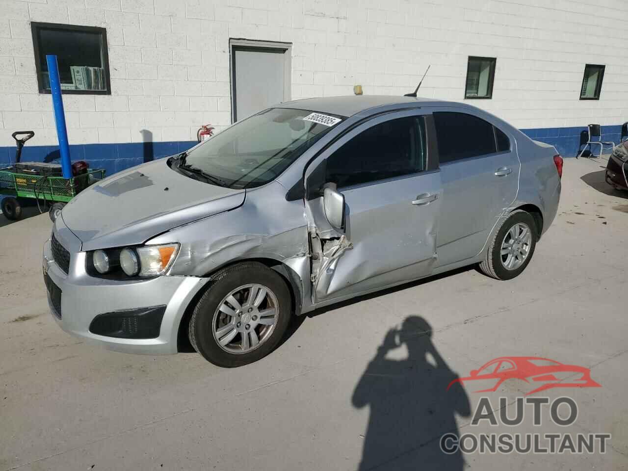 CHEVROLET SONIC 2013 - 1G1JC5SH6D4228569