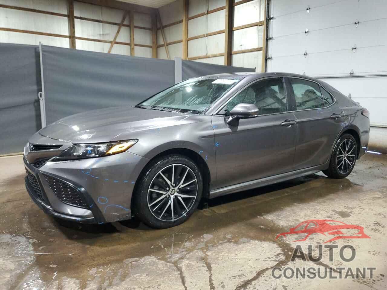 TOYOTA CAMRY 2021 - 4T1G11AK4MU562267