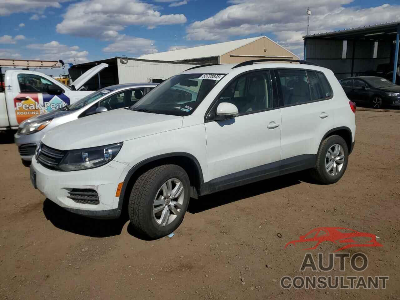 VOLKSWAGEN TIGUAN 2017 - WVGAV7AX1HK034356