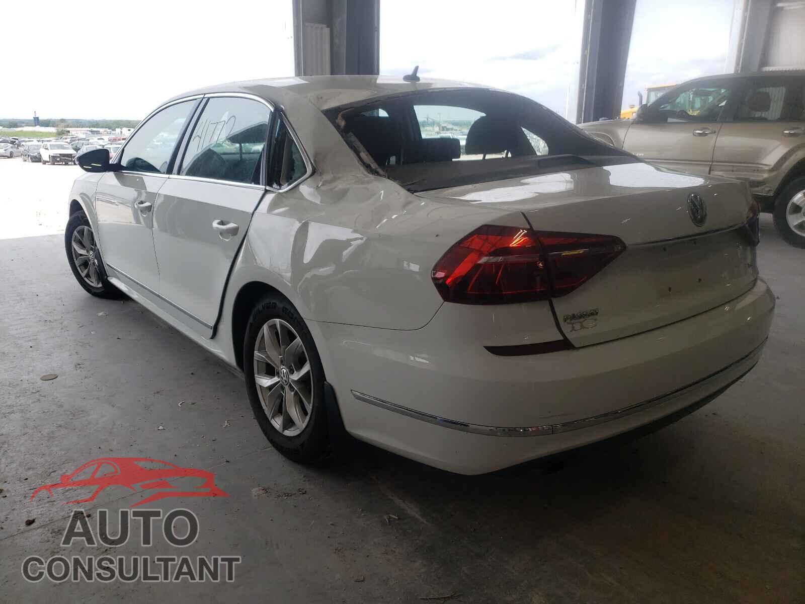 VOLKSWAGEN PASSAT 2017 - 1VWAT7A30HC048750