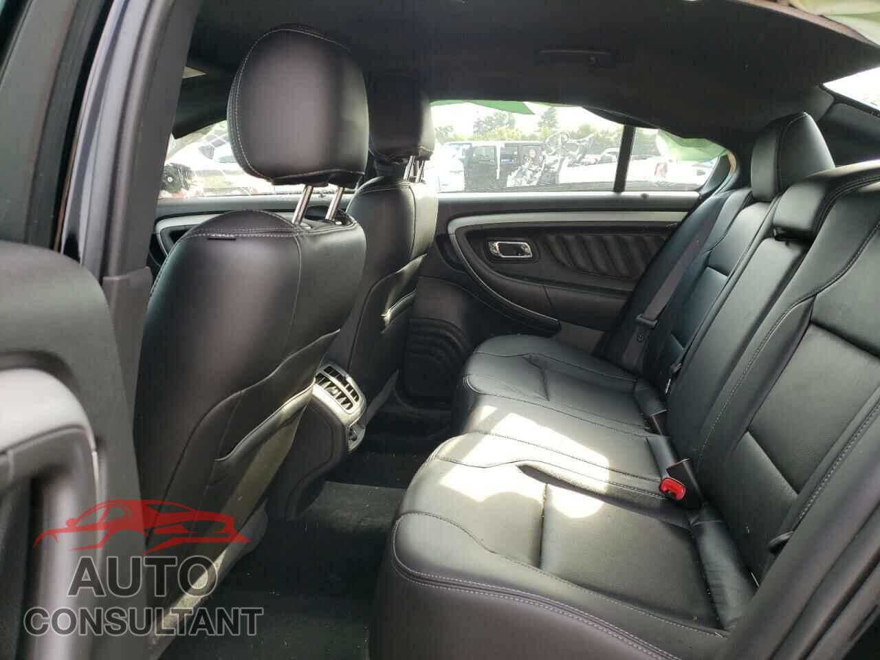 FORD TAURUS 2017 - 1FAHP2H88HG127351