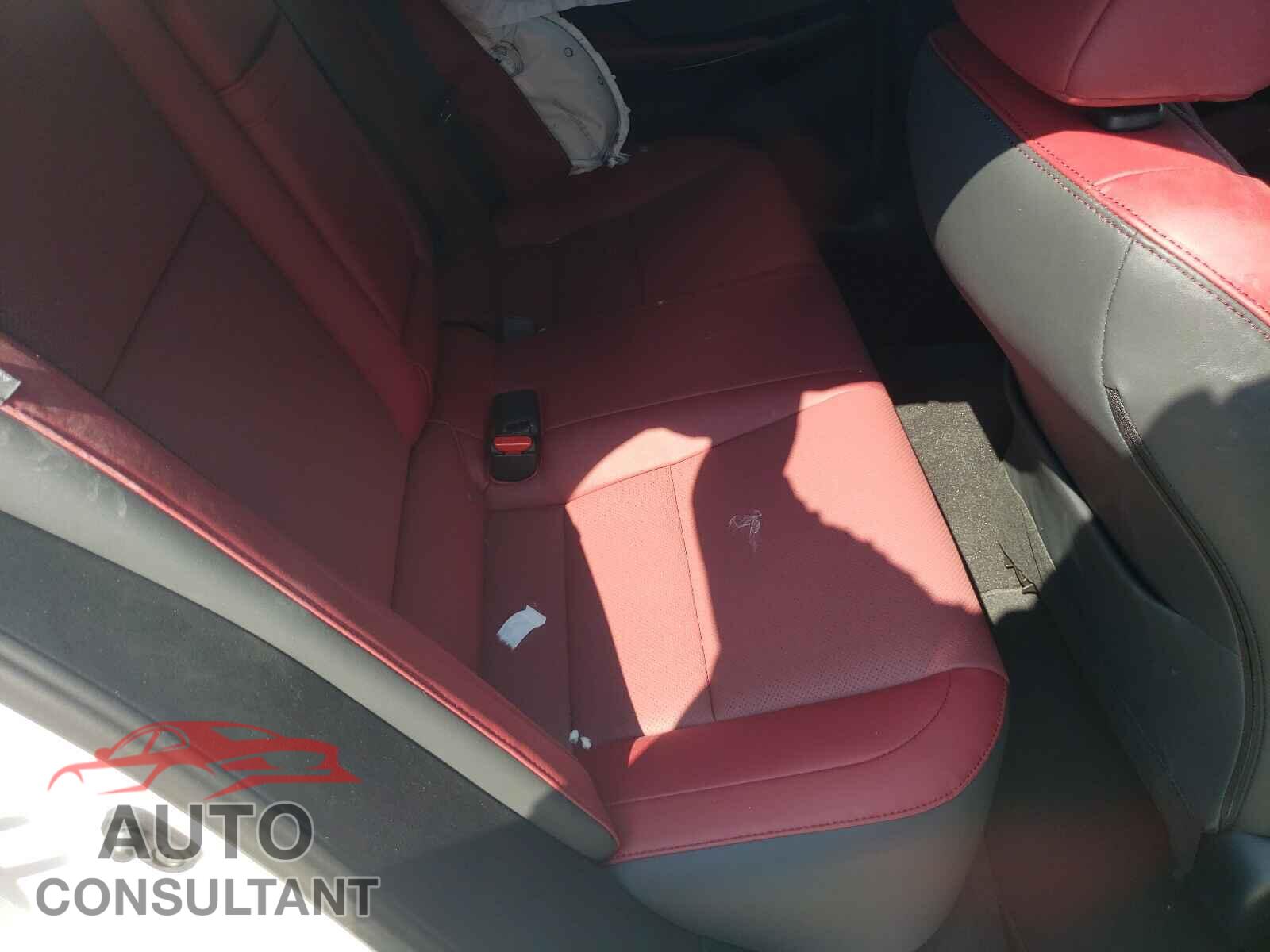 LEXUS IS 2021 - JTHCA1D20M5115037