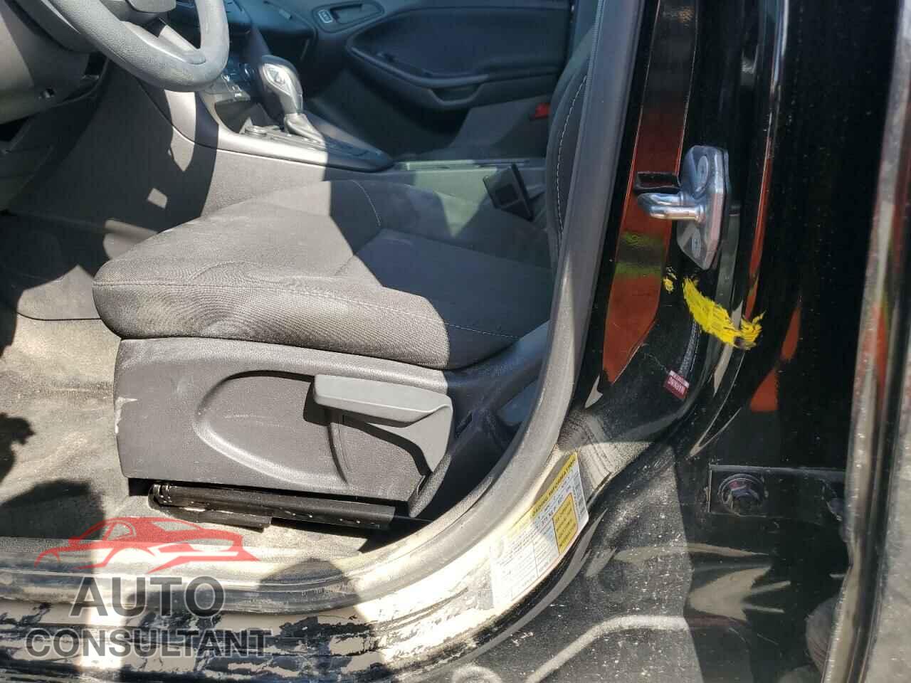 FORD FOCUS 2017 - 1FADP3E20HL241050