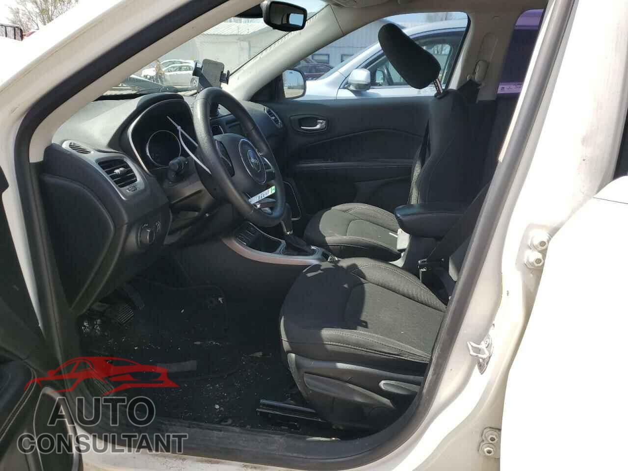 JEEP COMPASS 2018 - 3C4NJCAB7JT271629