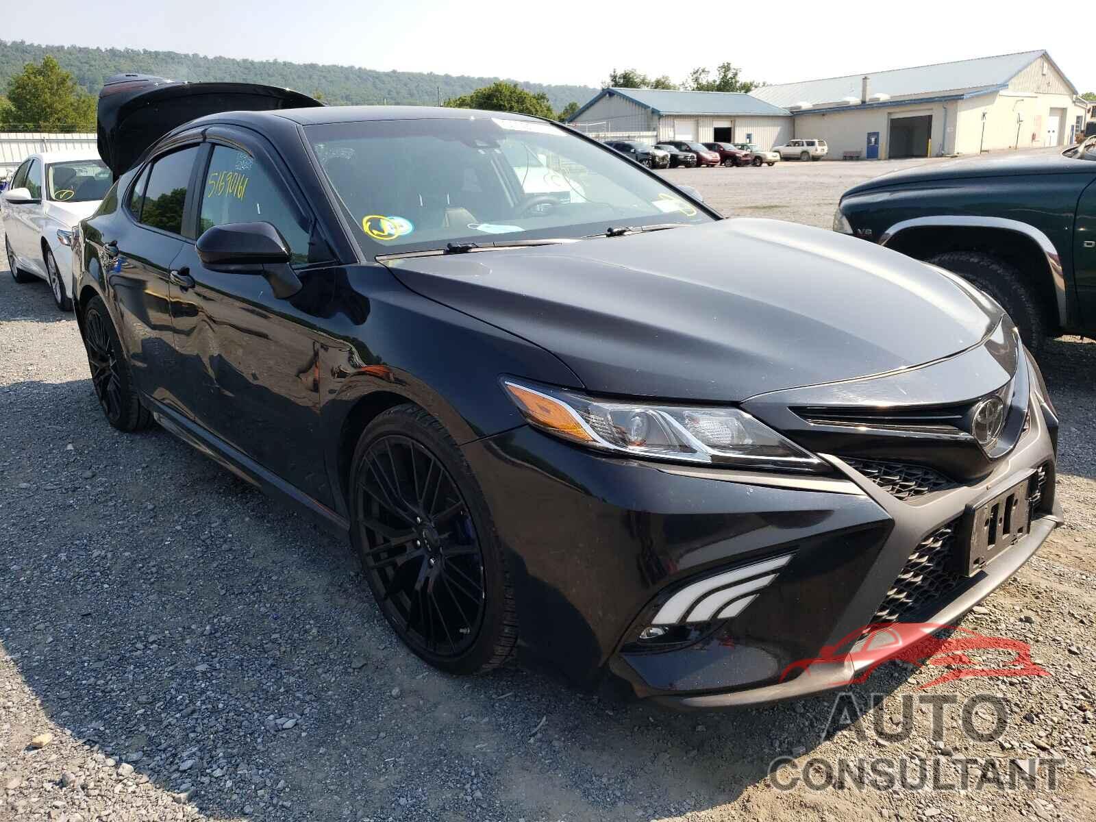 TOYOTA CAMRY 2018 - 4T1B11HKXJU088420